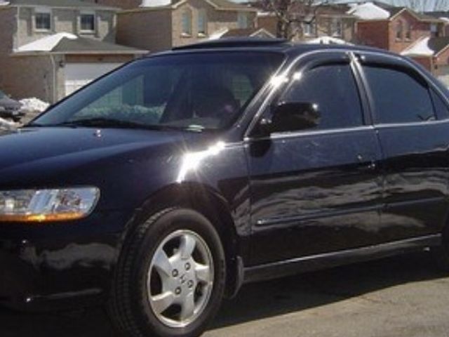 2000 Honda Accord, Nighthawk Black Pearl (Black), Front Wheel
