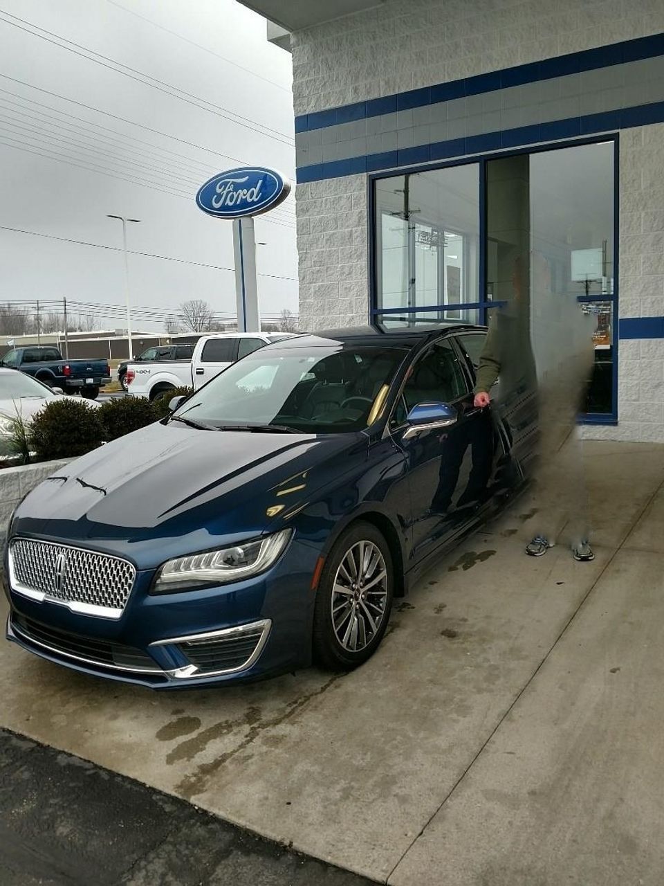 2017 Lincoln MKZ Select | Greenfield, IN, Midnight Sapphire Blue Metallic (Blue), Front Wheel