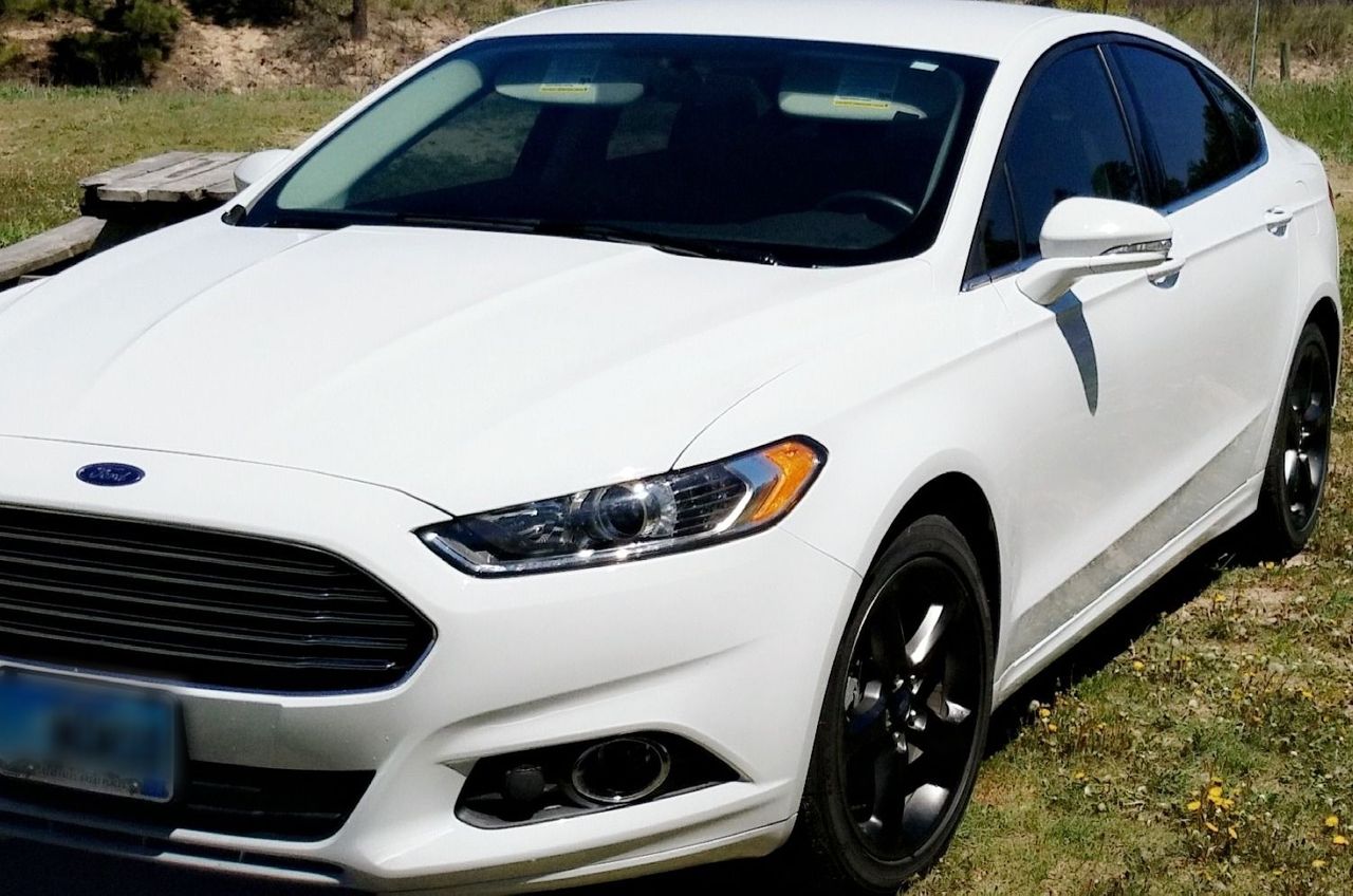 2014 Ford Fusion SE | Rosebud, SD, Oxford White (White), Front Wheel