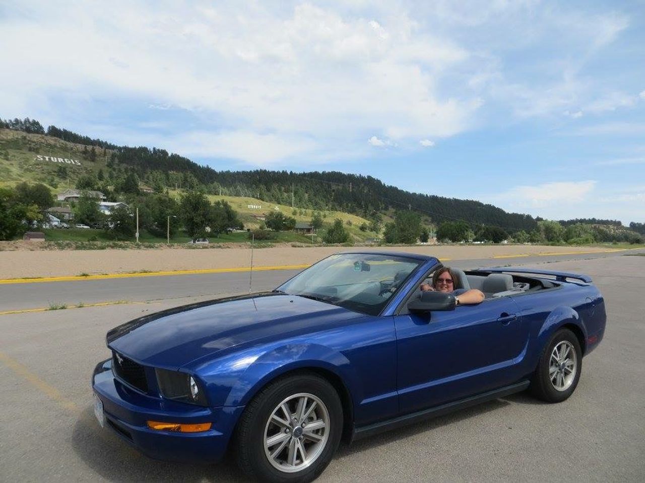 2005 Ford Mustang V6 Premium | Sioux Falls, SD, Sonic Blue Clearcoat Metallic (Blue), Rear Wheel