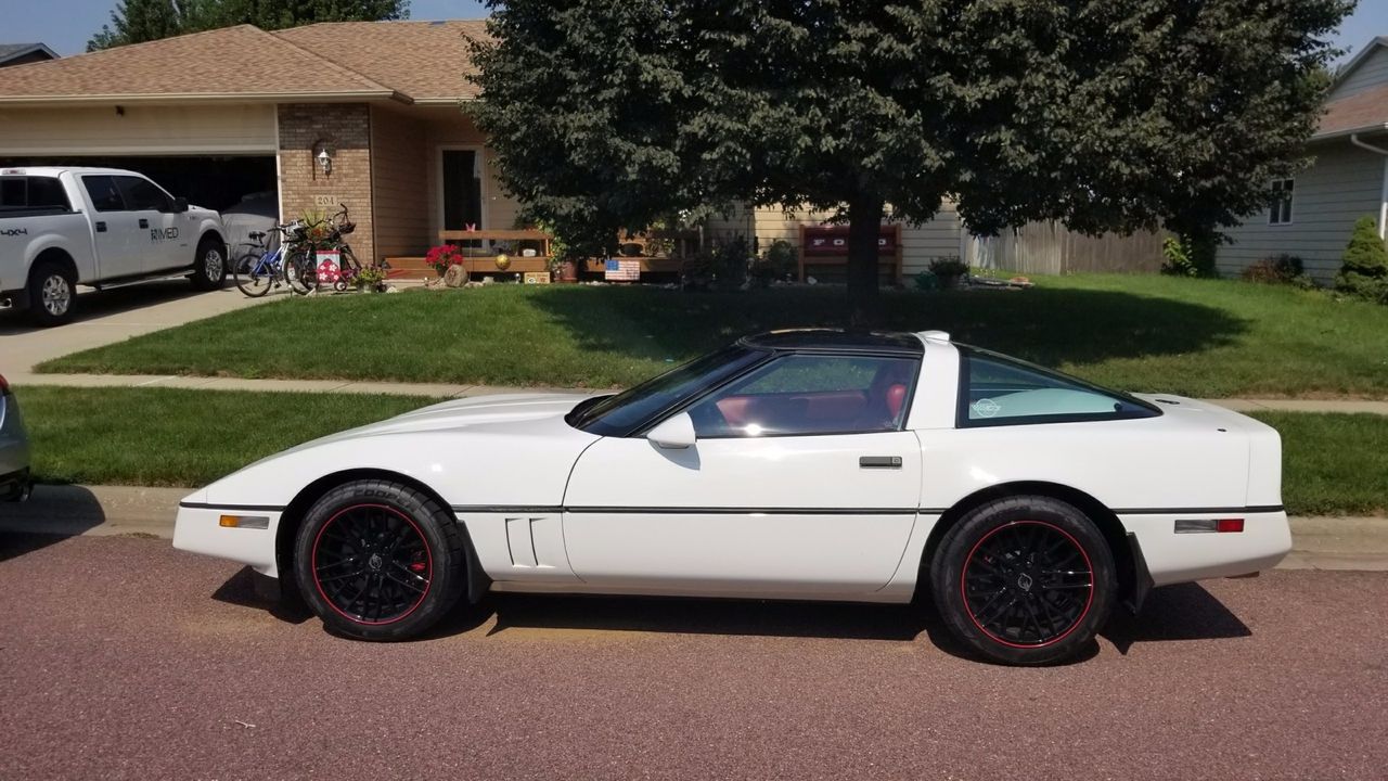 1990 Chevrolet Corvette Base | Brandon, SD, White, Rear Wheel