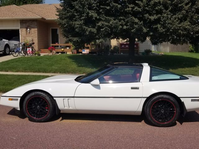 1990 Chevrolet Corvette Base, White, Rear Wheel