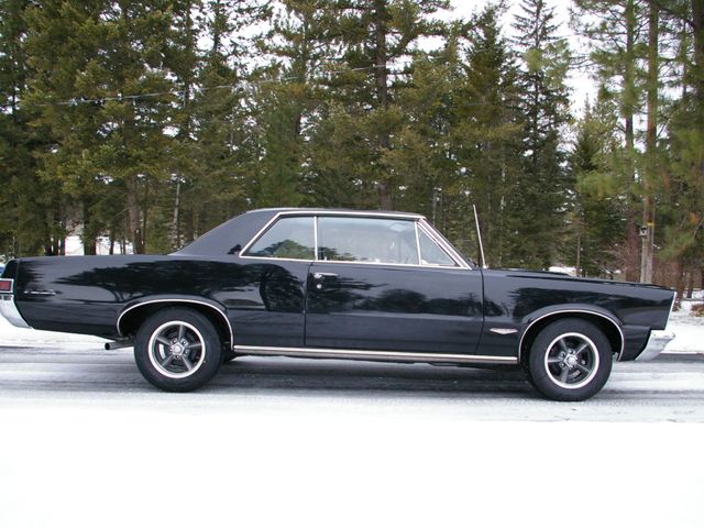 1965 Pontiac GTO hardtop, Black