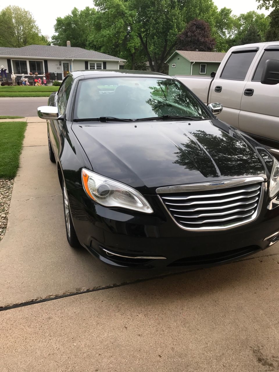 2011 Chrysler 200 Convertible Limited | Sioux Falls, SD, Brilliant Black Crystal Pearl Coat (Black), Front Wheel