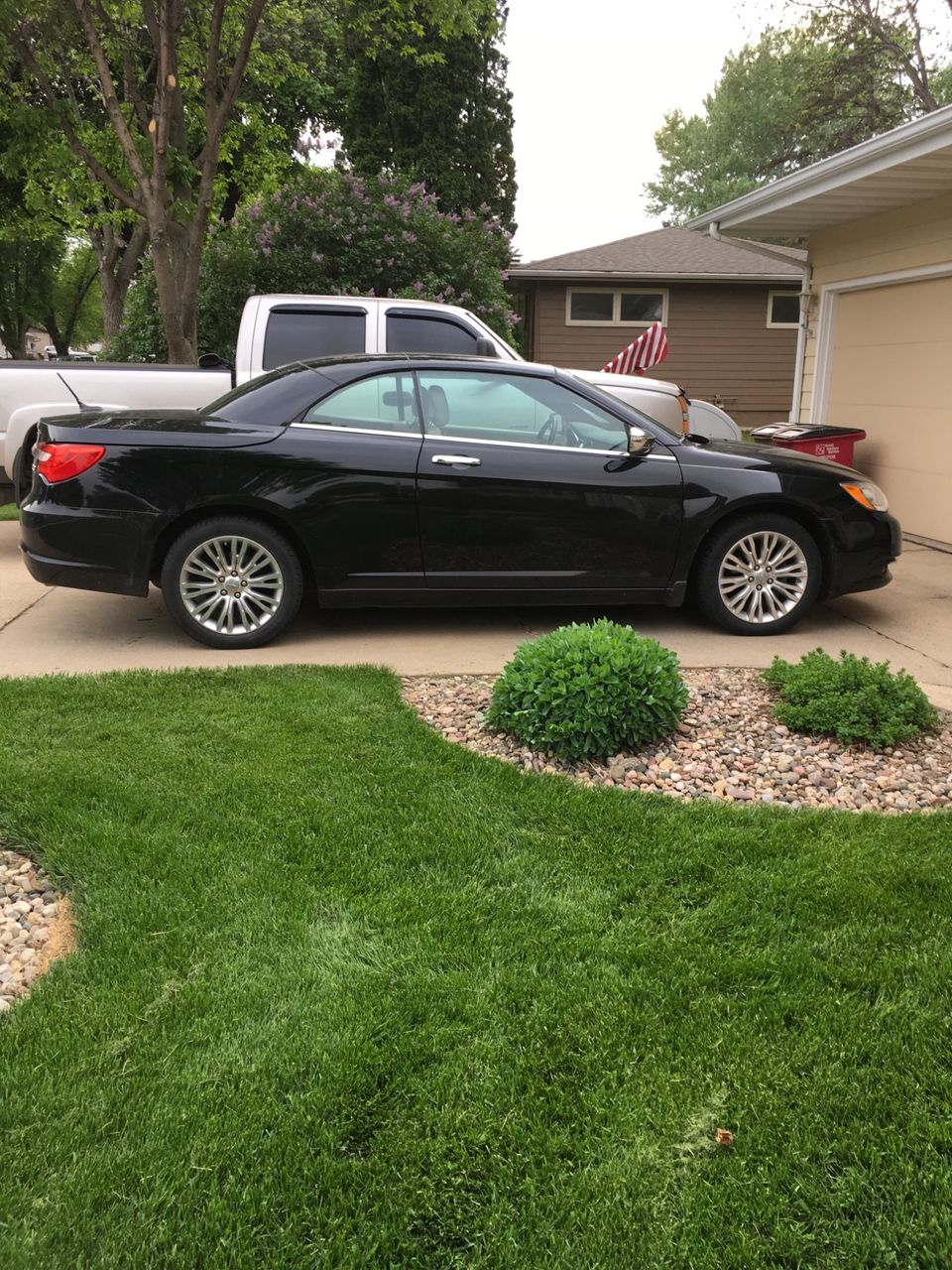 2011 Chrysler 200 Convertible Limited | Sioux Falls, SD, Brilliant Black Crystal Pearl Coat (Black), Front Wheel