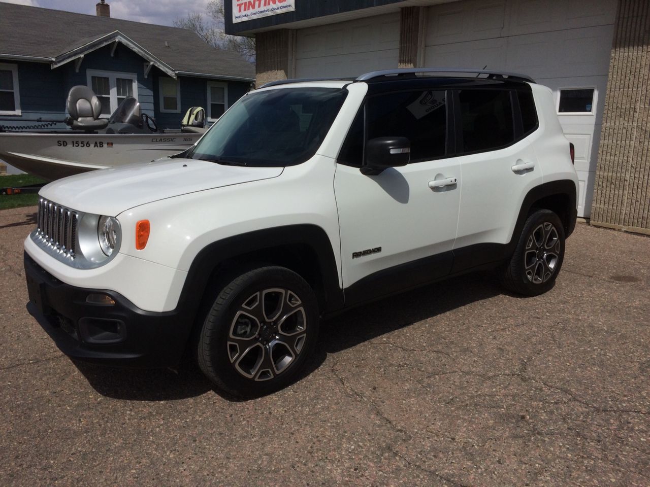 2016 Jeep Renegade Limited | Sioux Falls, SD, Alpine White (White), 4x4