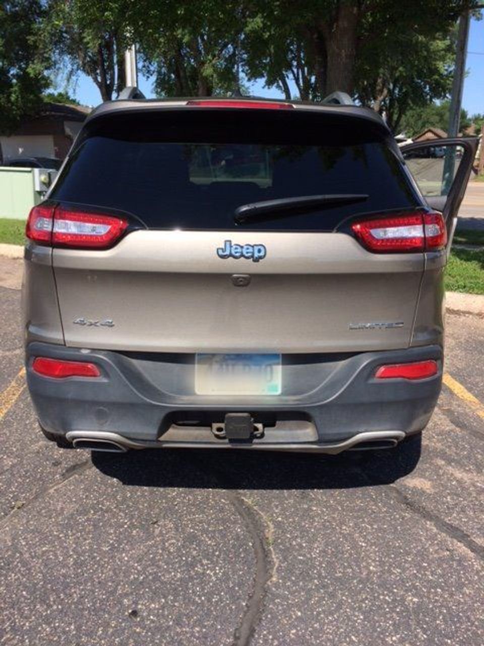 2017 Jeep Cherokee Limited | Sioux Falls, SD, Billet Silver Metallic Clear Coat (Silver), 4x4