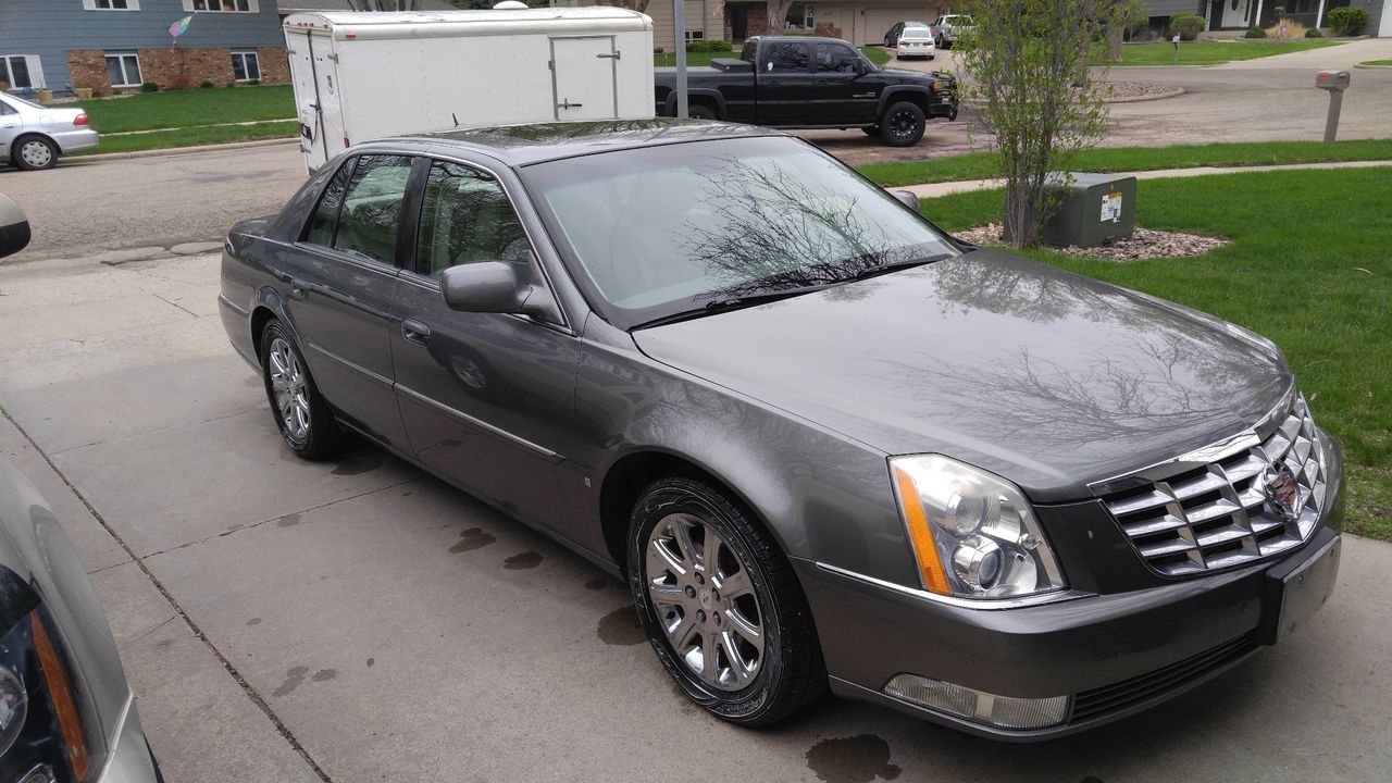 2008 Cadillac DTS | Sioux Falls, SD, Light Platinum (Silver), Front Wheel