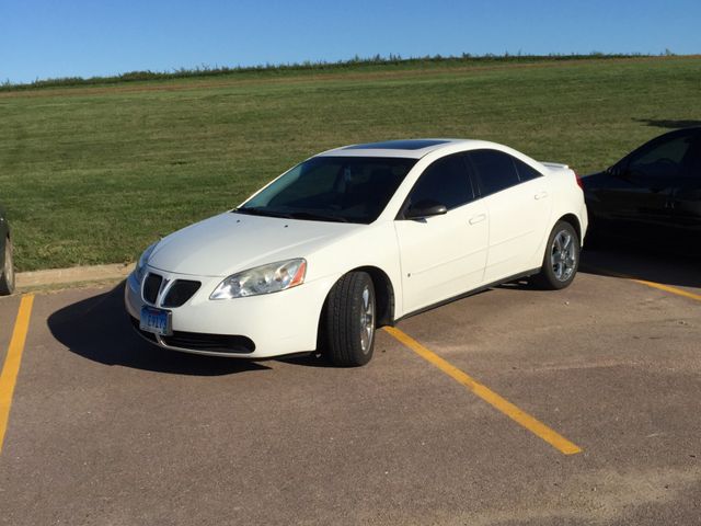 2007 Pontiac G6 GT, Ivory White (White), Front Wheel