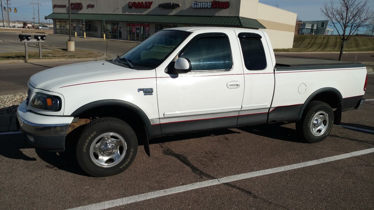 1999 Ford F-150 XLT | Sioux Falls, SD, Oxford White Clearcoat (White), 4 Wheel