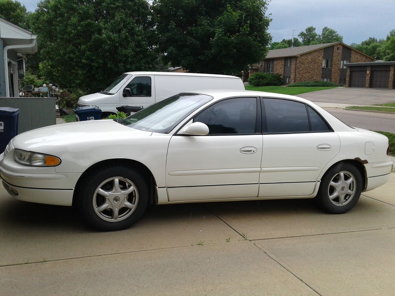 2002 Buick Regal LS | Sioux Falls, SD, White (White), Front Wheel