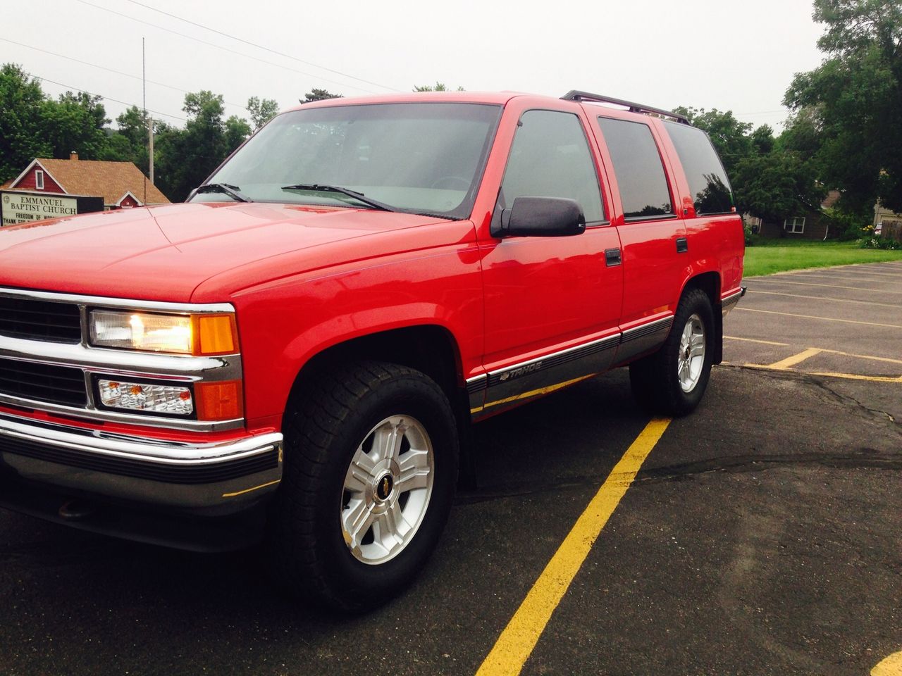 1999 Chevrolet Tahoe LS | Sioux Falls, SD, Victory Red (Red & Orange), 4 Wheel