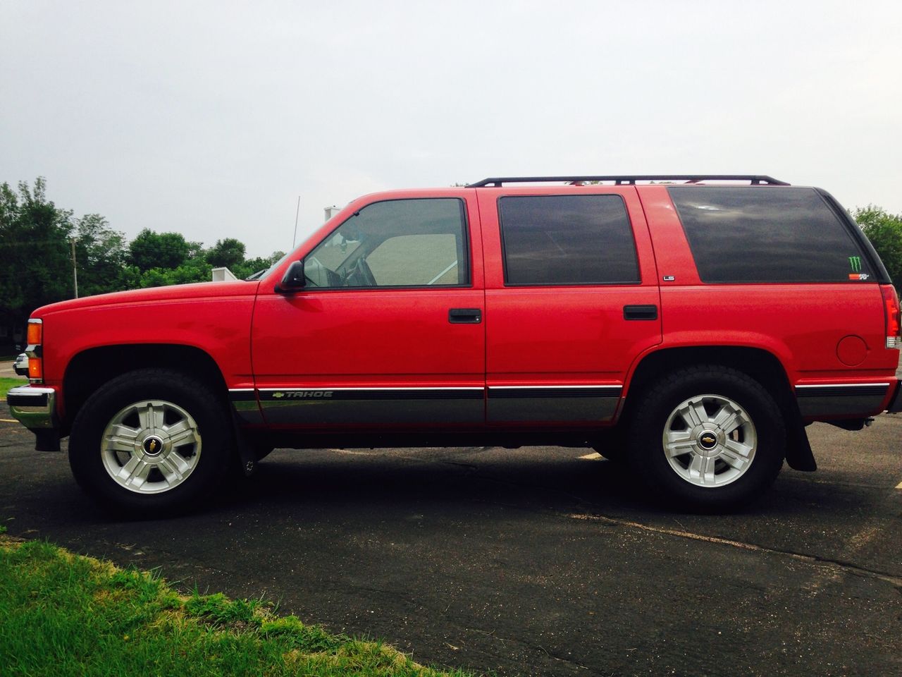 1999 Chevrolet Tahoe LS | Sioux Falls, SD, Victory Red (Red & Orange), 4 Wheel