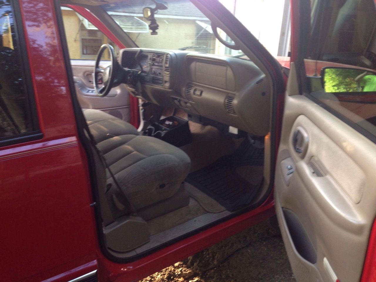 1999 Chevrolet Tahoe LS | Sioux Falls, SD, Victory Red (Red & Orange), 4 Wheel