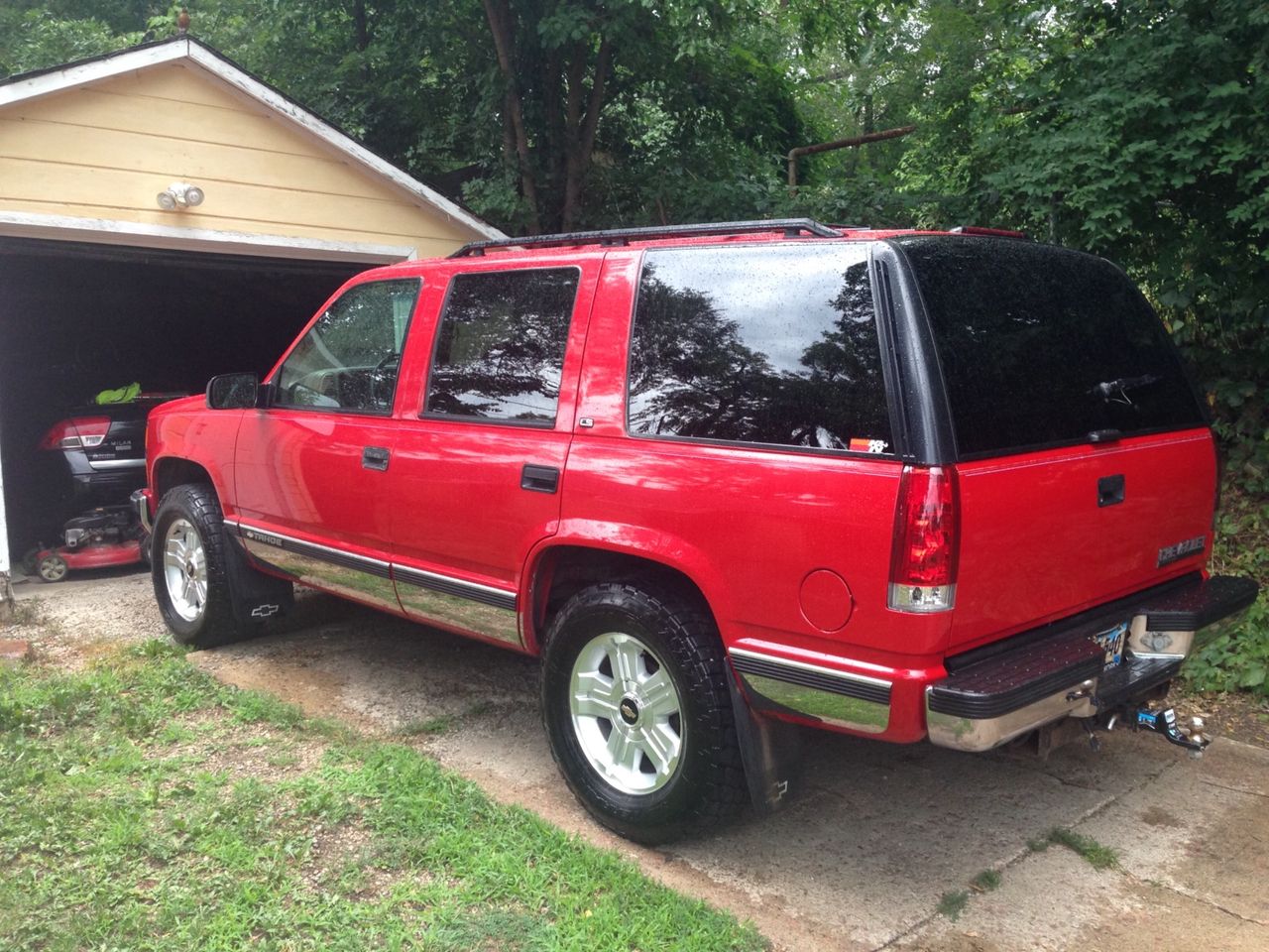 1999 Chevrolet Tahoe LS | Sioux Falls, SD, Victory Red (Red & Orange), 4 Wheel