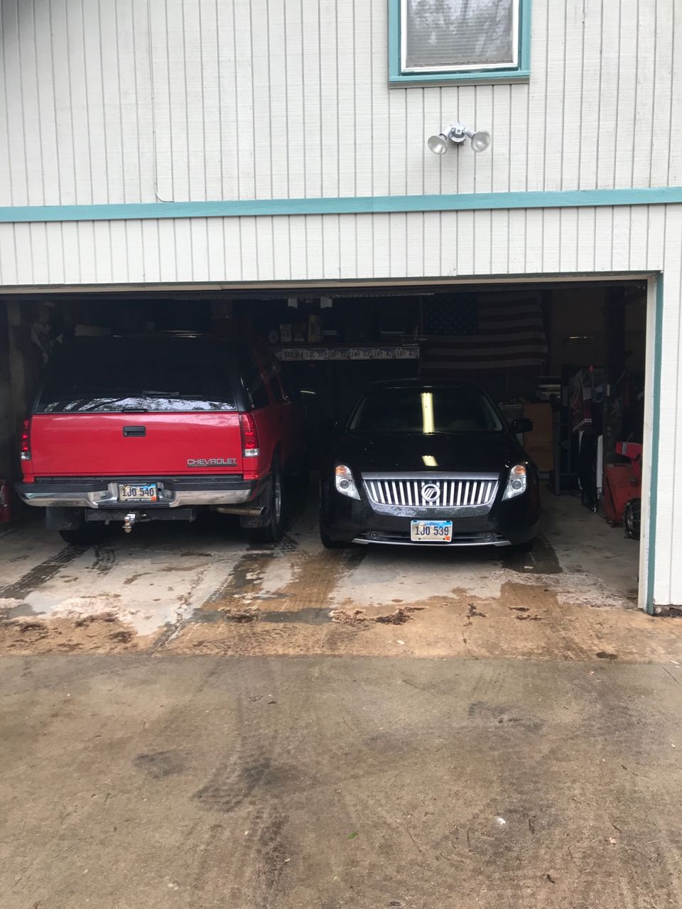 1999 Chevrolet Tahoe LS | Sioux Falls, SD, Victory Red (Red & Orange), 4 Wheel