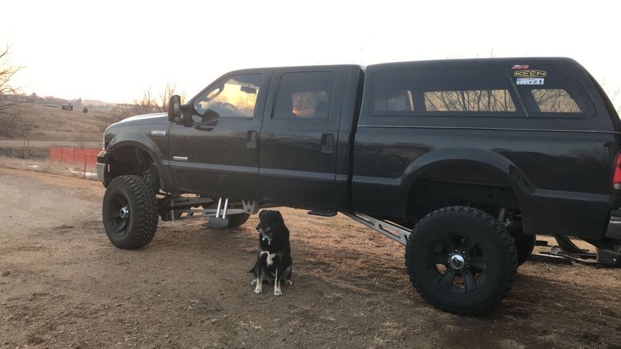 2007 Ford F-350 Super Duty Lariat | Garretson, SD, Black Clearcoat (Black), 4 Wheel