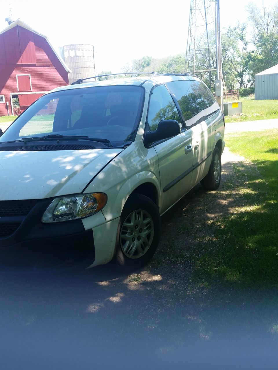 2003 Dodge Caravan | Donnelly, MN, Stone White Clearcoat (White), Front Wheel