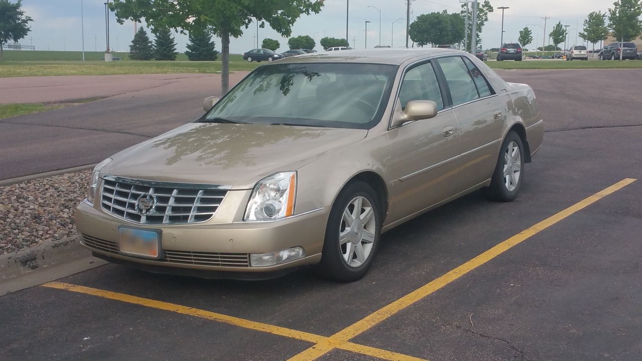 2006 Cadillac DTS | Sioux Falls, SD, Light Cashmere (Brown & Beige), Front Wheel