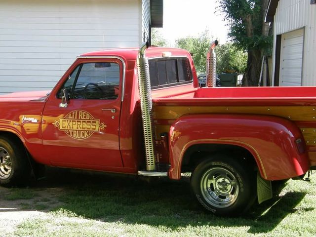 1979 Dodge D100 Pickup lil red expresd, Red & Orange, 4x2