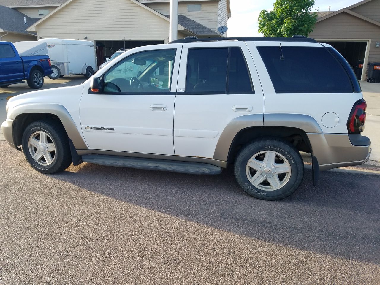 2003 Chevrolet TrailBlazer LTZ | Sioux Falls, SD, Summit White/Dark Gray Metallic (White), 4 Wheel