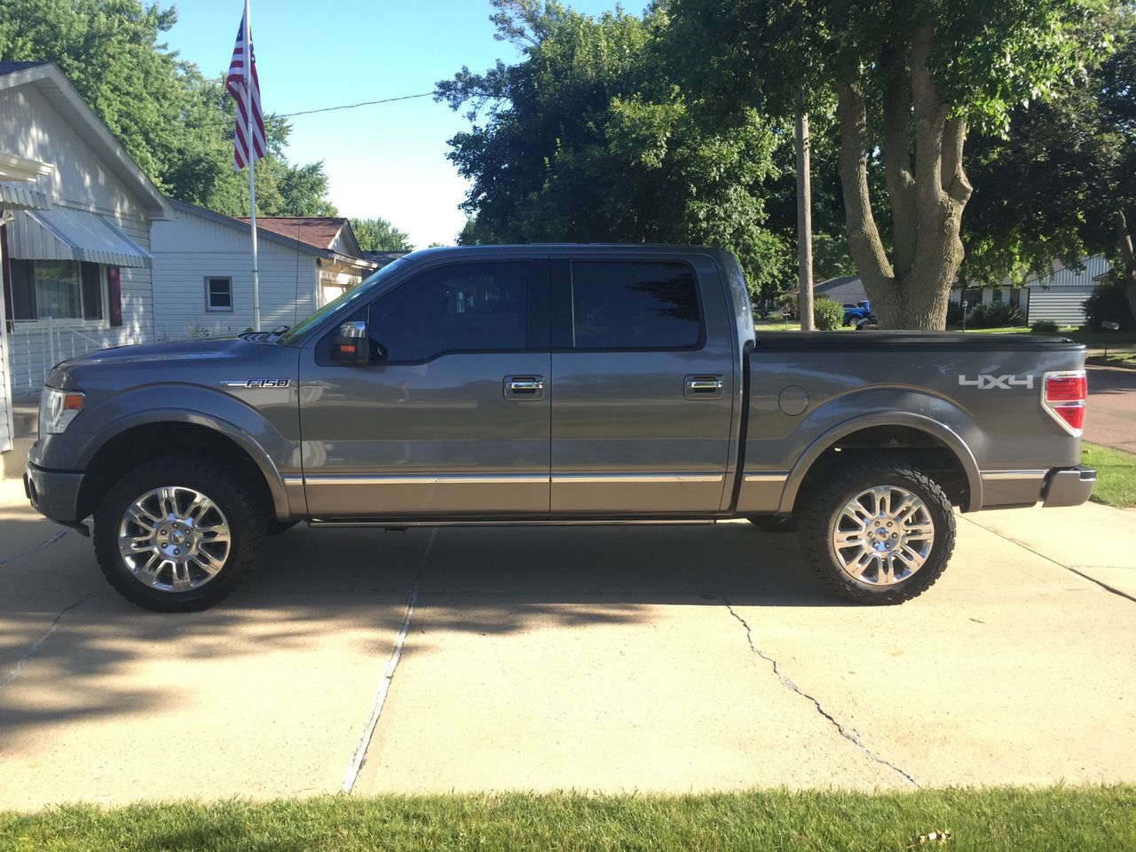 2013 Ford F-150 Platinum | Sioux Falls, SD, Sterling Gray Metallic (Gray), 4x4