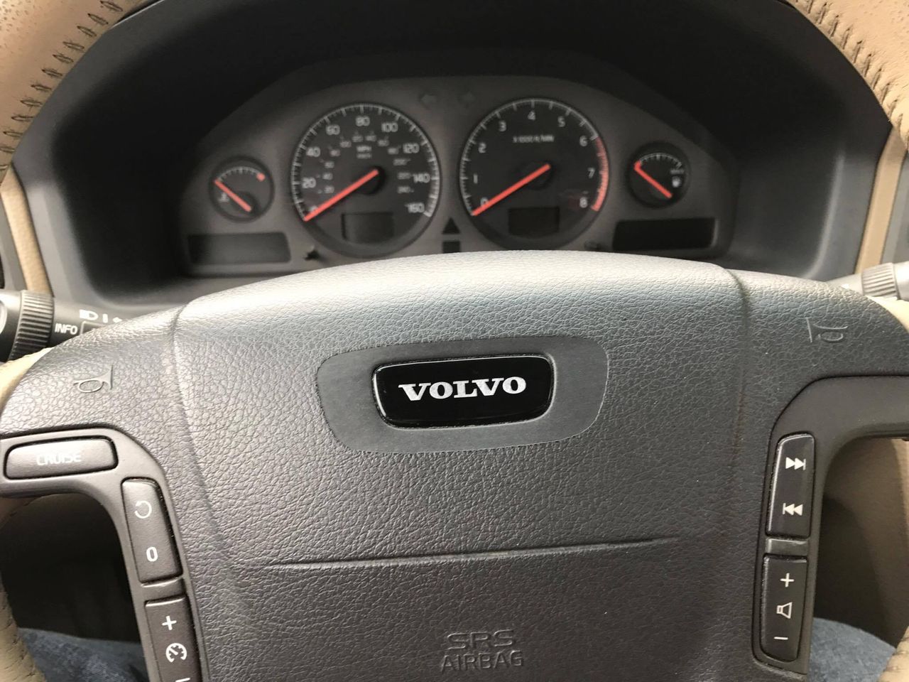 2001 Volvo V70 XC | Sioux Falls, SD, Ash Gold (Gold & Cream), All Wheel