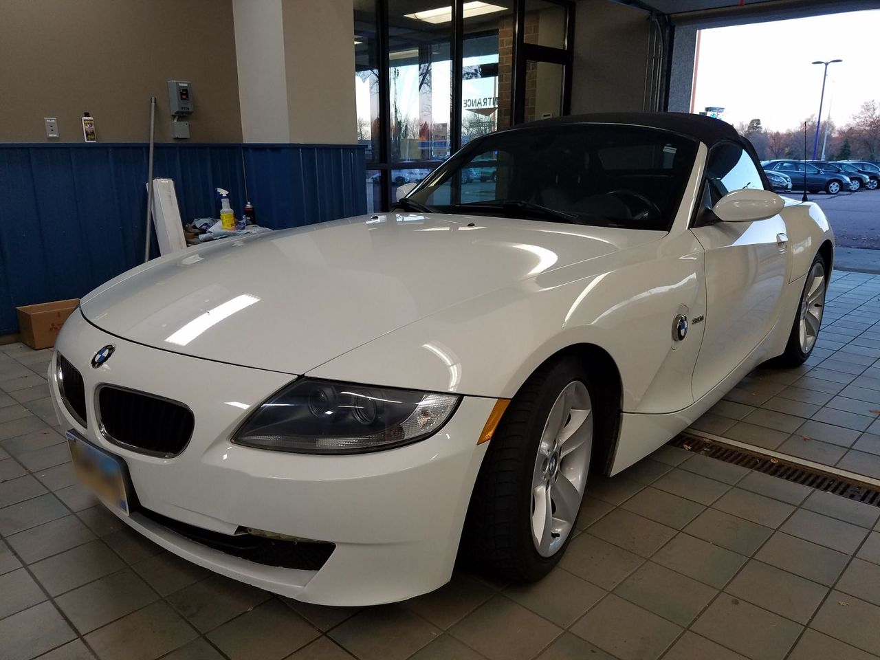 2006 BMW Z4 3.0i | Sioux Falls, SD, Alpine White (White), Rear Wheel