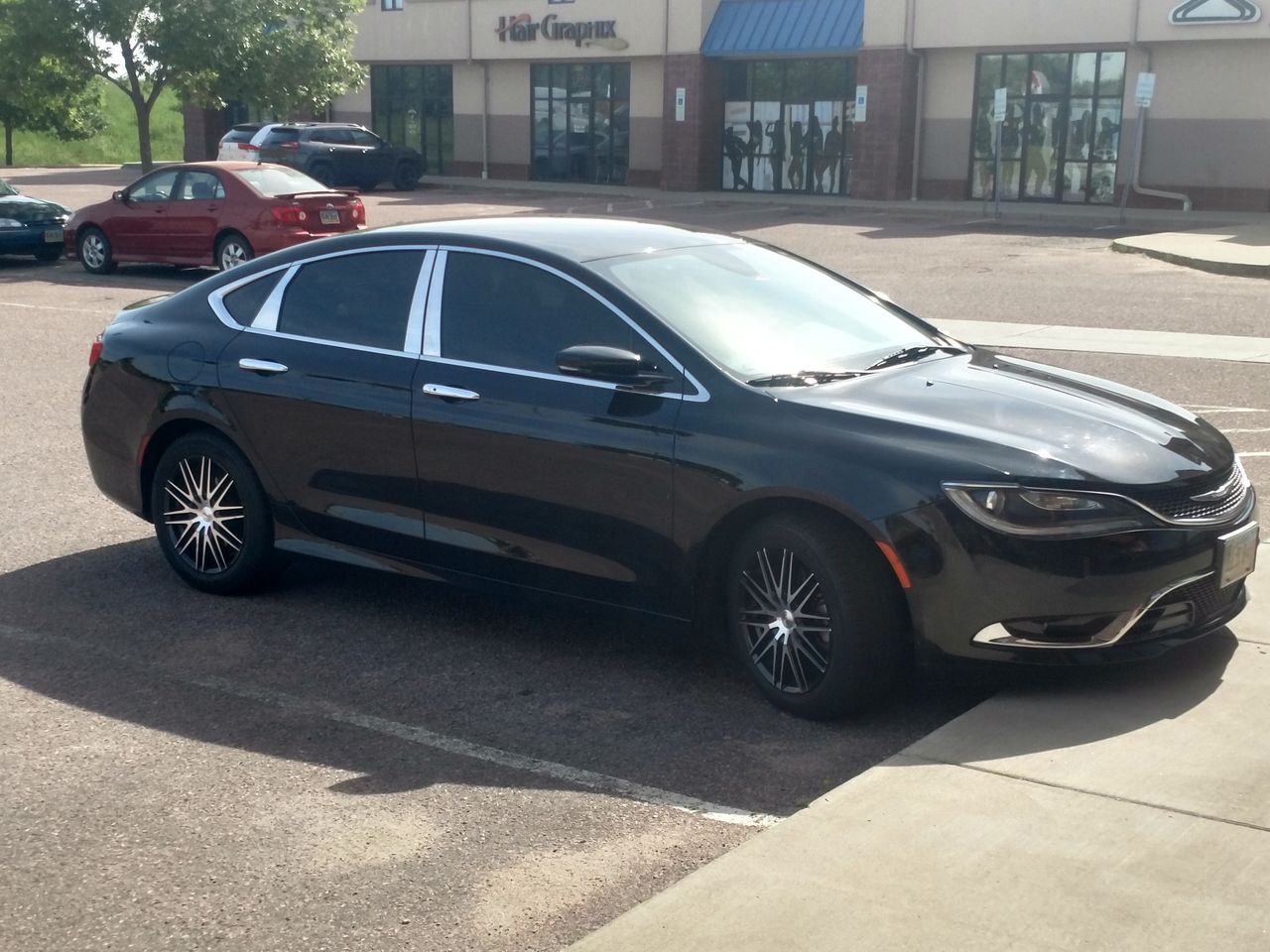 2015 Chrysler 200 C | Sioux Falls, SD, Black Clear Coat (Black), Front Wheel