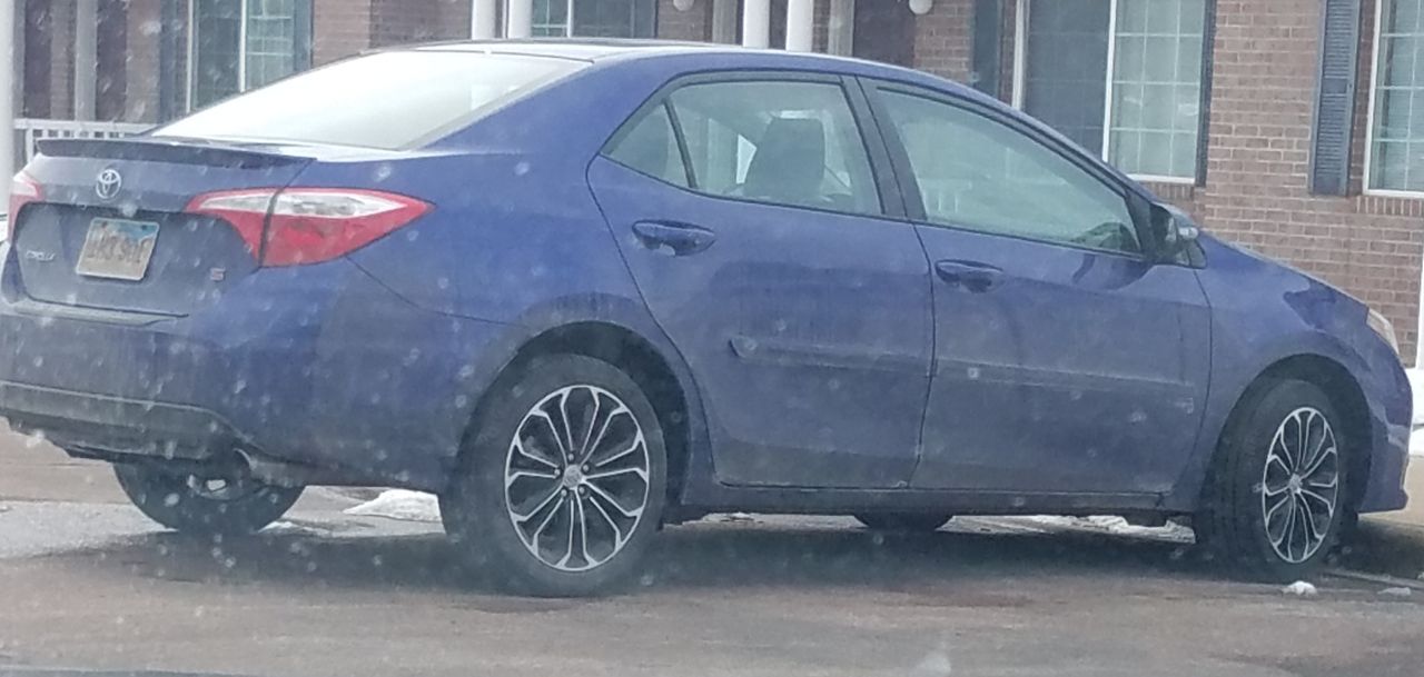 2015 Toyota Camry SE | Harrisburg, SD, Blue Crush Metallic (Blue), Front Wheel