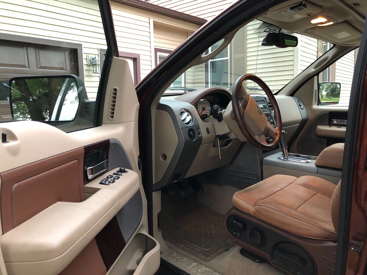 2005 Ford F-150 King Ranch | Flandreau, SD, Dark Copper Clearcoat Metallic/Arizona Beige (Brown & Beige), 4 Wheel