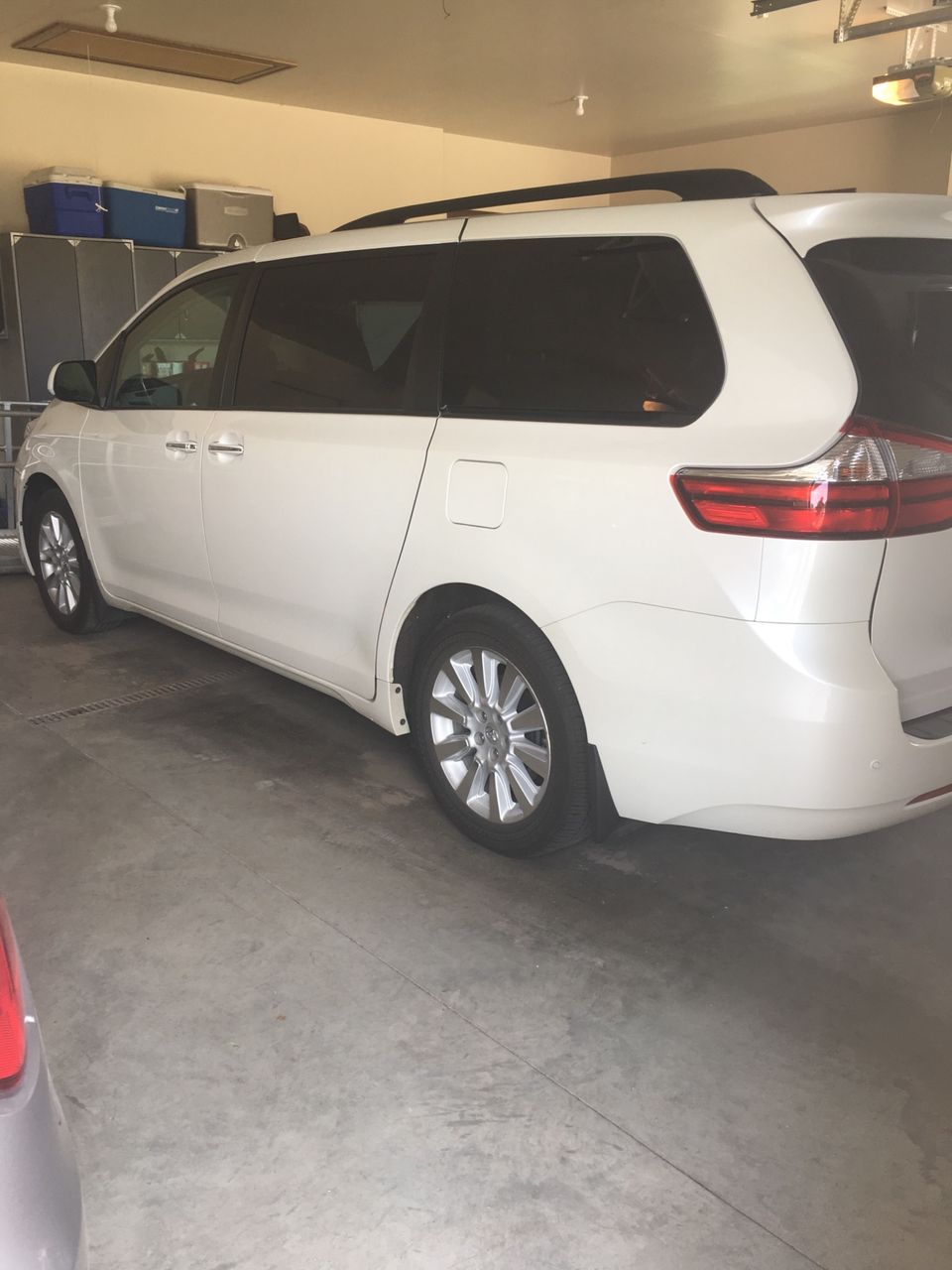 2015 Toyota Sienna | Sioux Falls, SD, Blizzard Pearl (White)