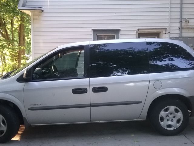 2001 Dodge Caravan, Bright Silver Metallic Clearcoat (Silver), Front Wheel