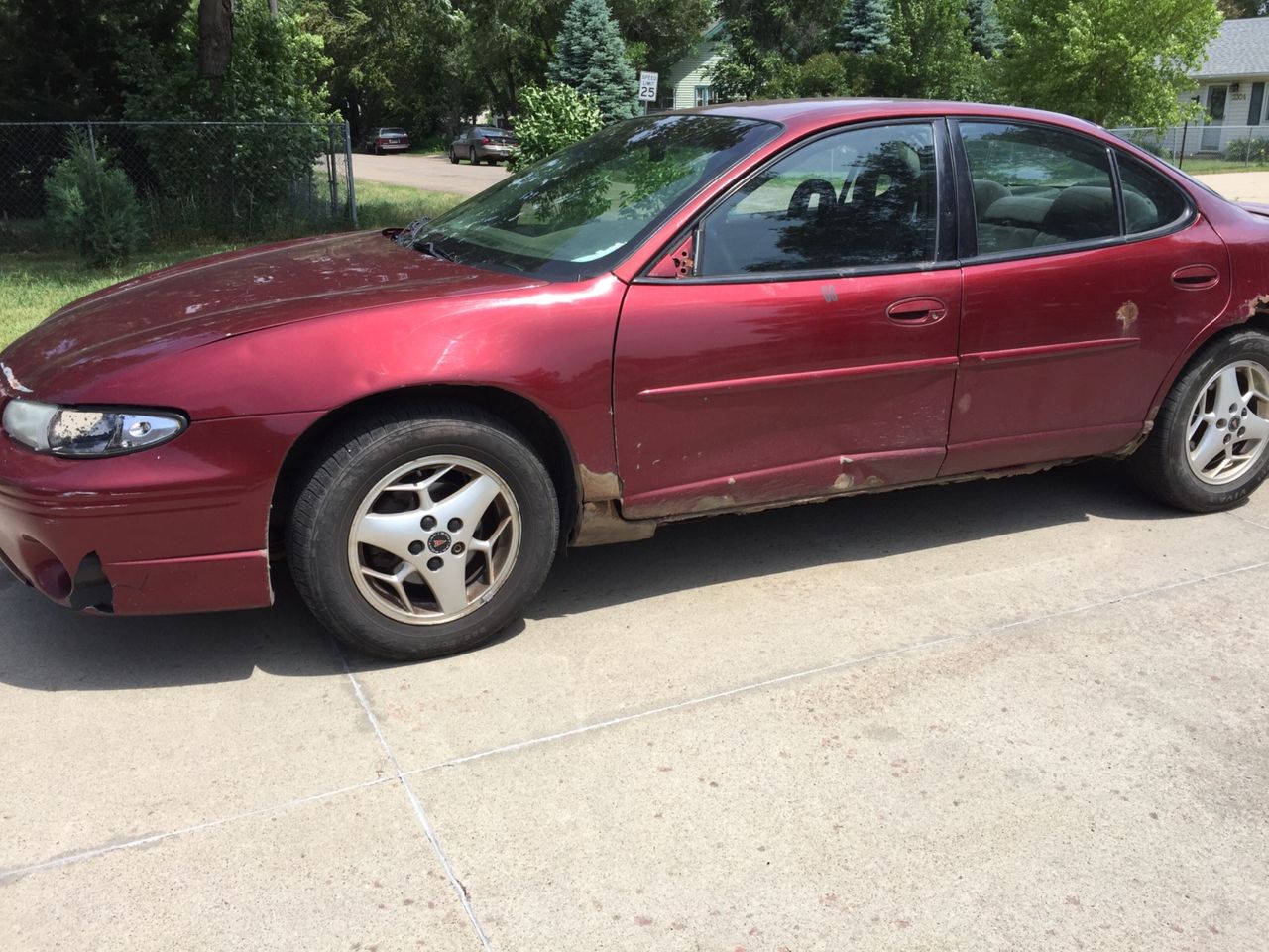 2002 Pontiac Grand Prix GT | Sioux Falls, SD, Dark Cherry Metallic (Red & Orange), Front Wheel