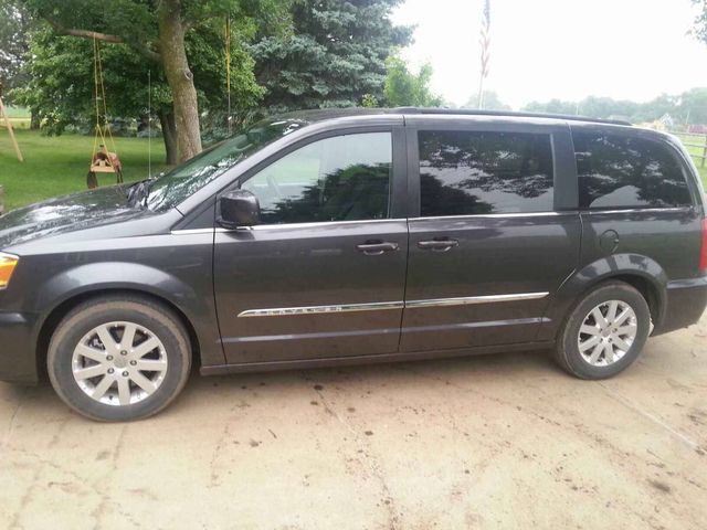 2016 Chrysler Town and Country Limited, Billet Silver Metallic Clear Coat (Silver), Front Wheel
