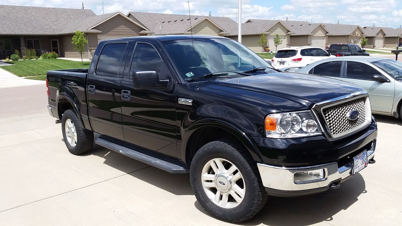 2004 Ford F-150 Lariat | Sioux Falls, SD, Black Clearcoat (Black), 4 Wheel