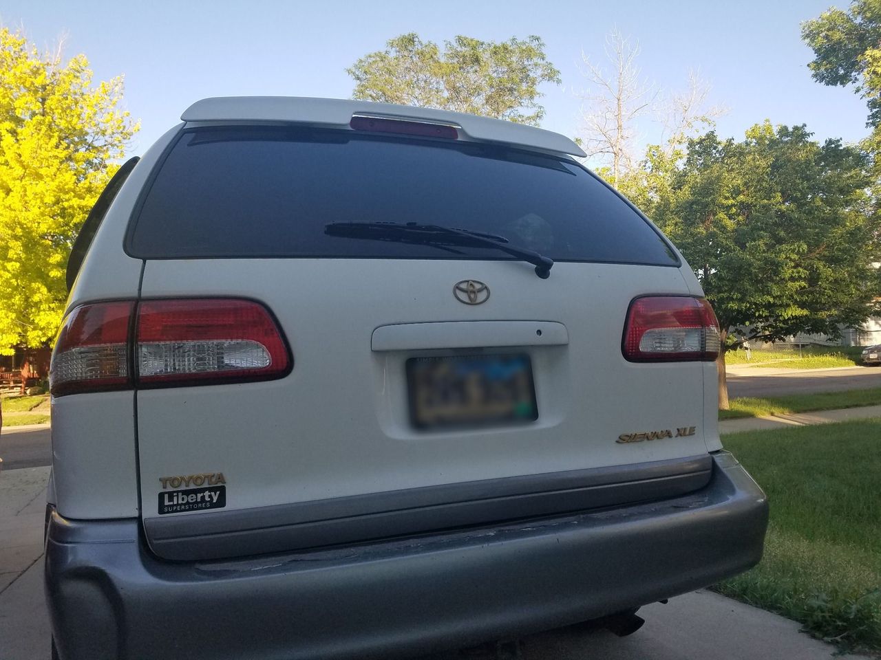 2001 Toyota Sienna XLE | Rapid City, SD, Super White (White), Front Wheel