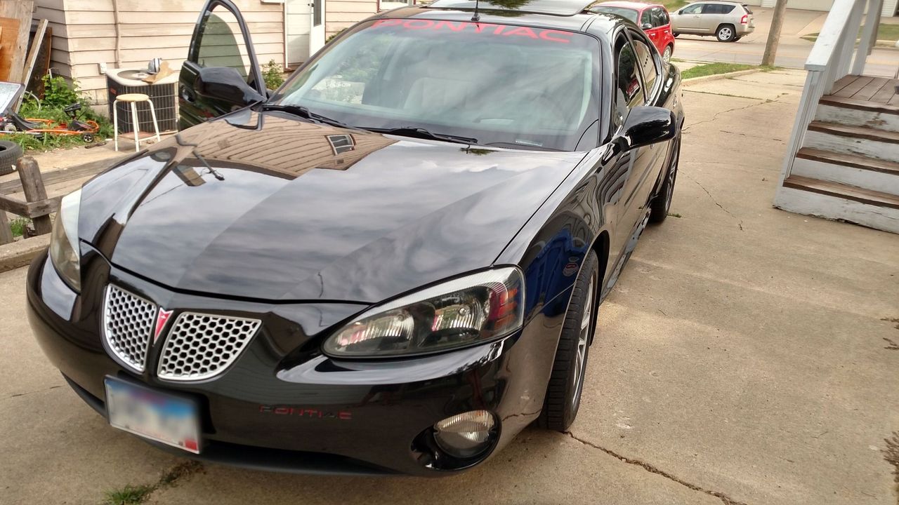 2005 Pontiac Grand Prix GT | Sioux Falls, SD, Black (Black), Front Wheel