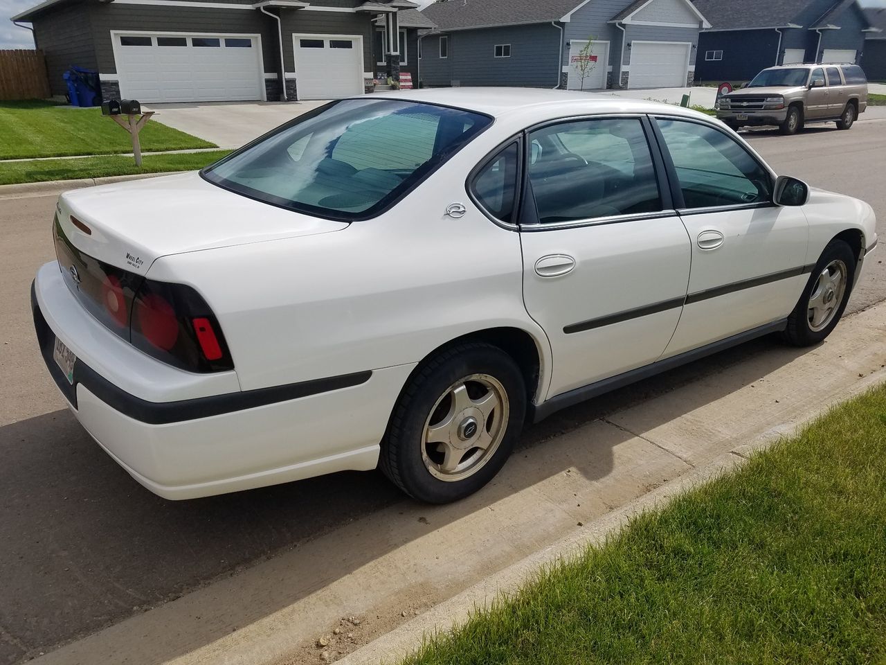 2005 Chevrolet Impala Base | Tea, SD, White (White), Front Wheel