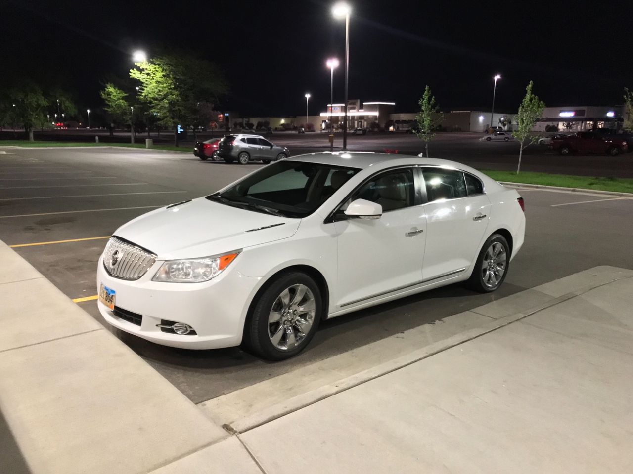 2010 Buick LaCrosse CXL | Sioux Falls, SD, White Diamond Tricoat (White), Front Wheel