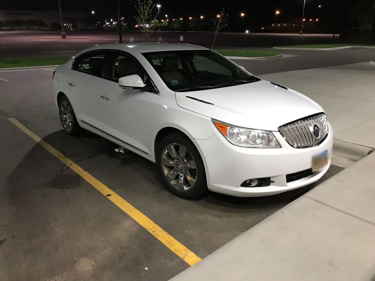 2010 Buick LaCrosse CXL | Sioux Falls, SD, White Diamond Tricoat (White), Front Wheel