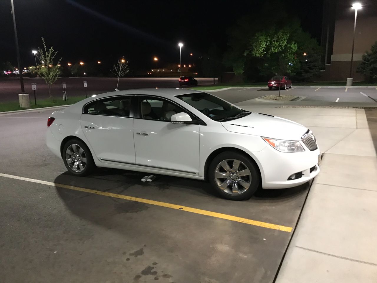 2010 Buick LaCrosse CXL | Sioux Falls, SD, White Diamond Tricoat (White), Front Wheel