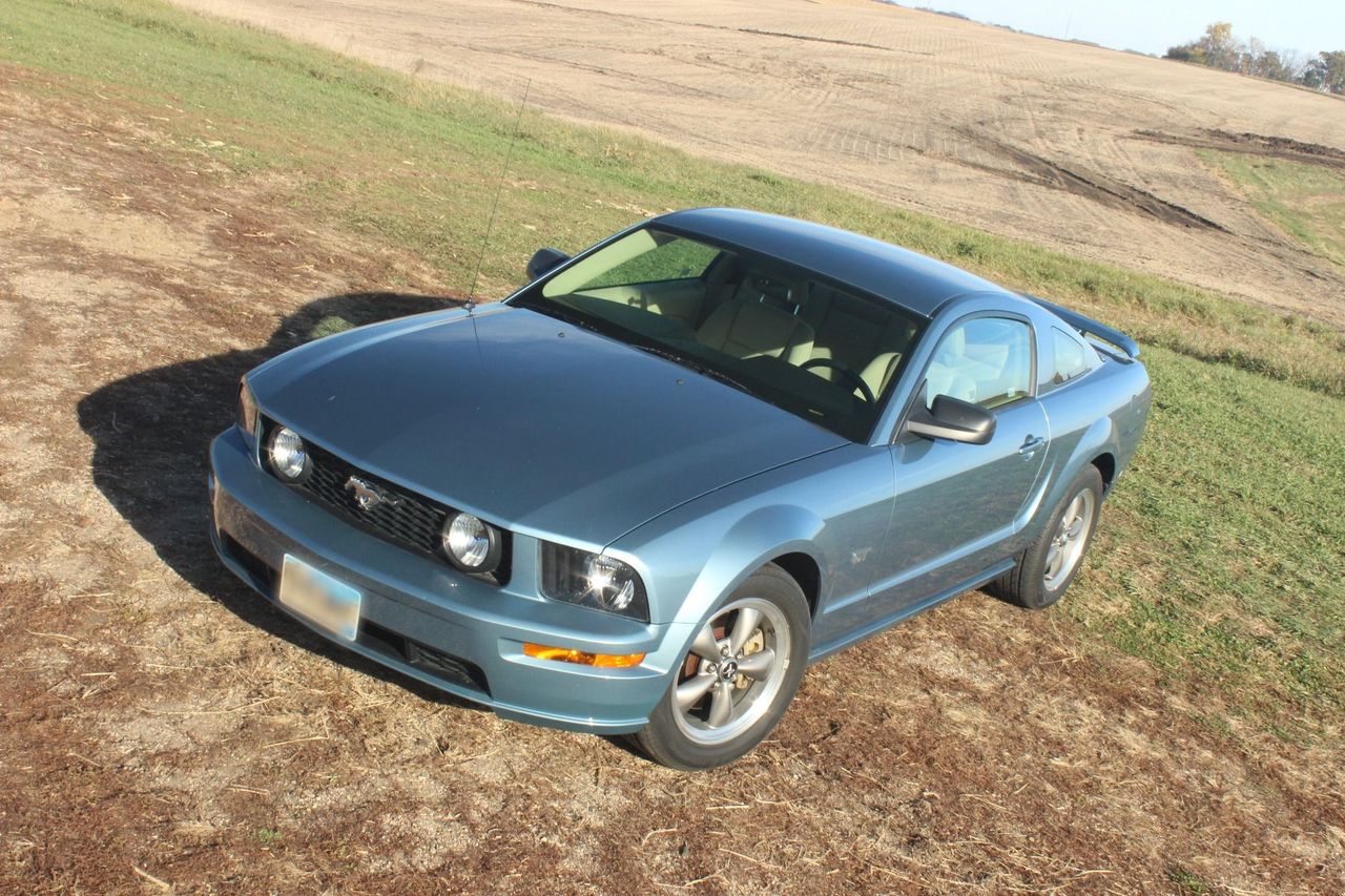 2005 Ford Mustang GT Deluxe | Sioux Falls, SD, Windveil Blue Clearcoat Metallic (Blue), Rear Wheel