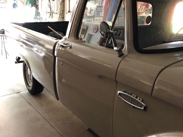 1966 Ford F-100, Beige