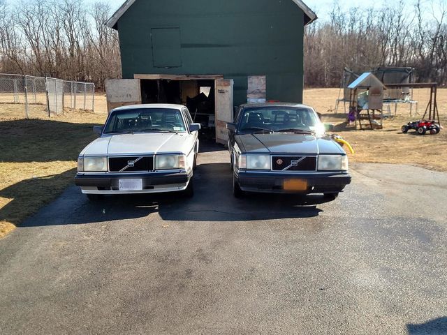 1993 Volvo 240 Base, Dark Gray Metallic (Gray), Rear Wheel