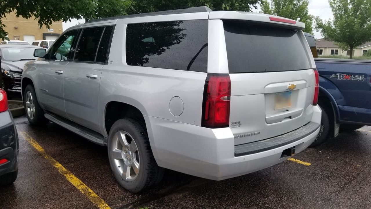 2015 Chevrolet Suburban | Sioux Falls, SD, Silver Ice Metallic (Silver)