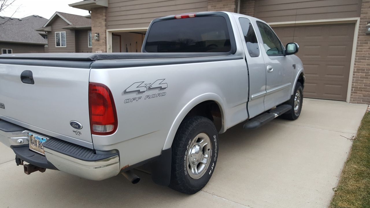 1999 Ford F-150 XLT | Sioux Falls, SD, Silver Clearcoat Metallic (Silver), 4 Wheel