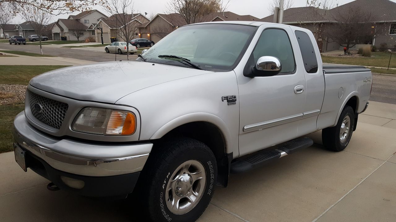 1999 Ford F-150 XLT | Sioux Falls, SD, Silver Clearcoat Metallic (Silver), 4 Wheel