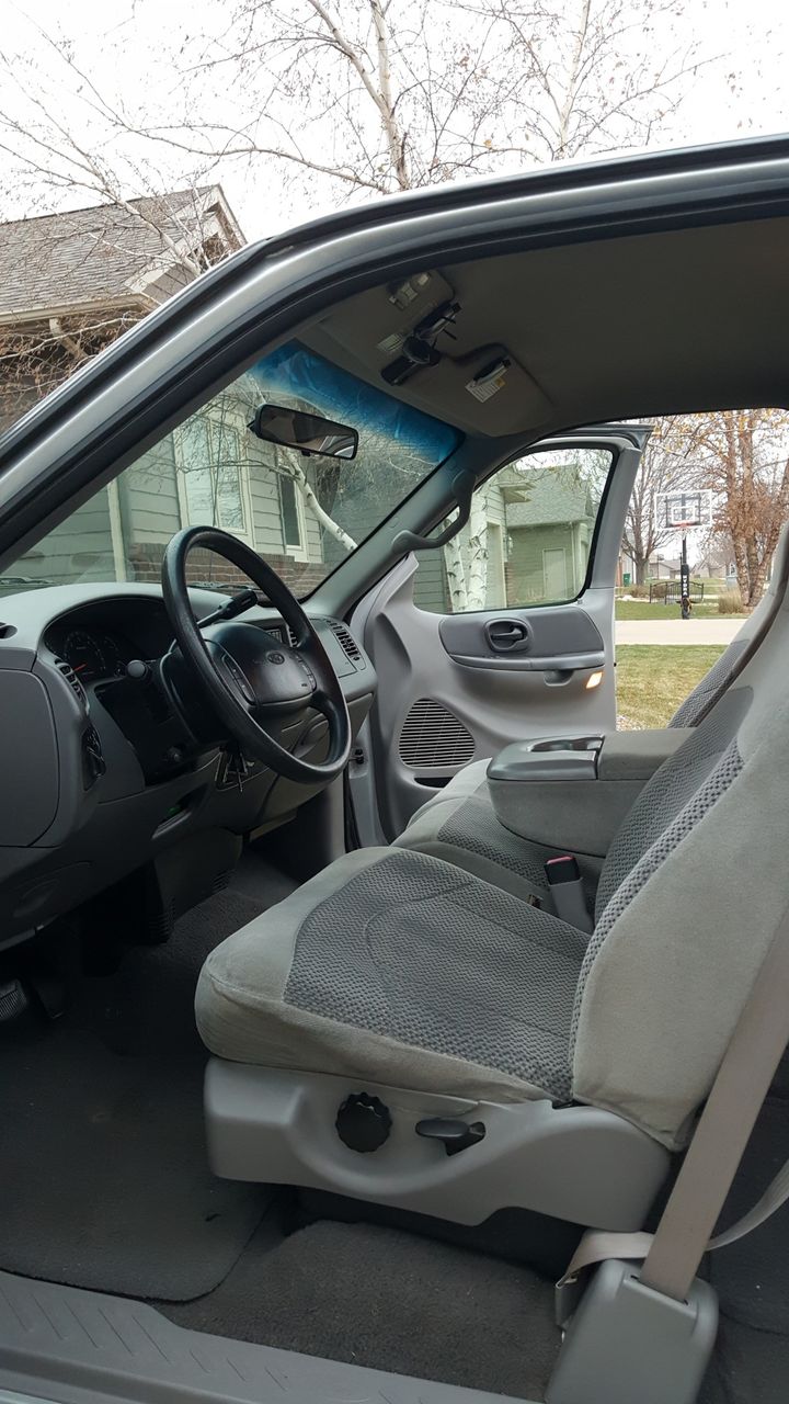 1999 Ford F-150 XLT | Sioux Falls, SD, Silver Clearcoat Metallic (Silver), 4 Wheel