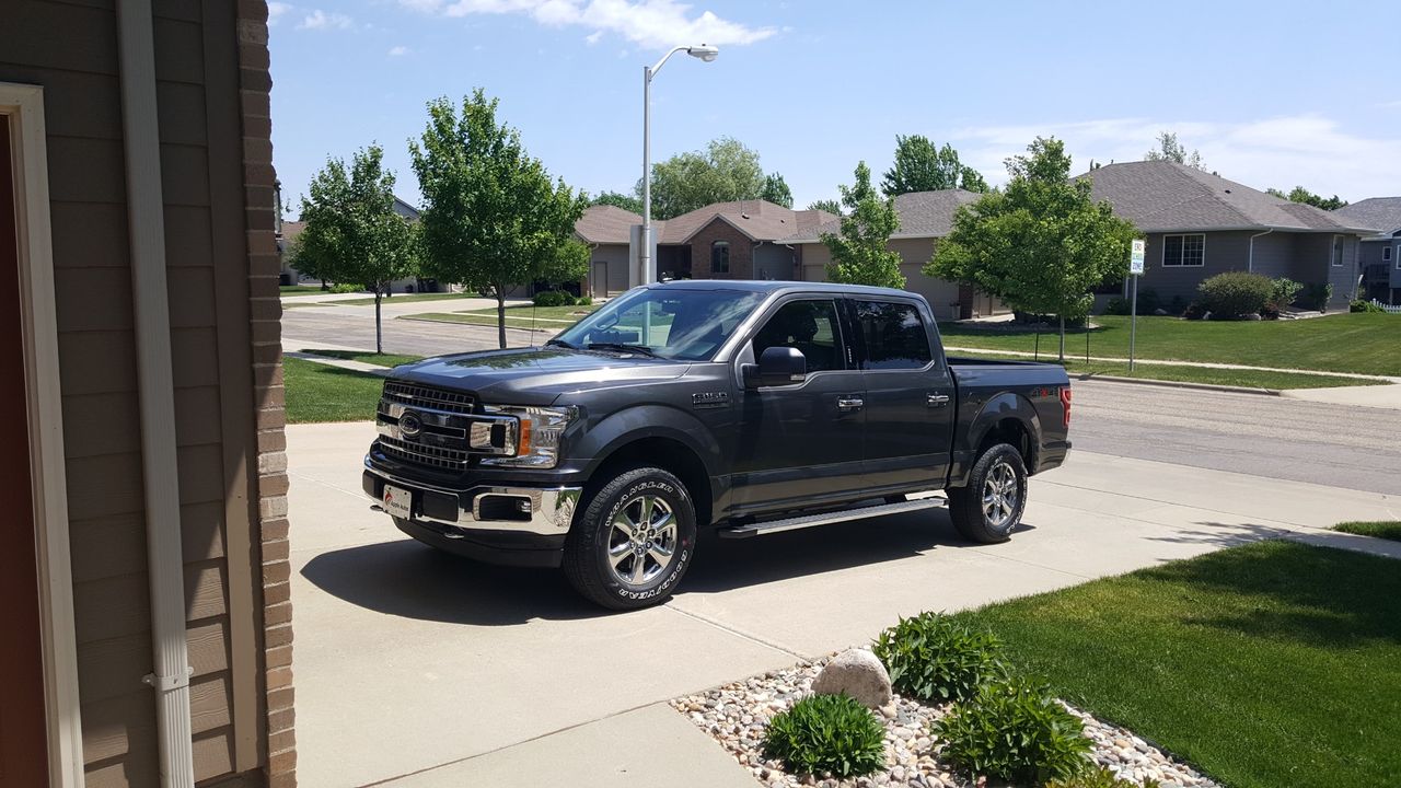 2018 Ford F-150 XLT | Sioux Falls, SD, Magnetic (Gray), 4x4